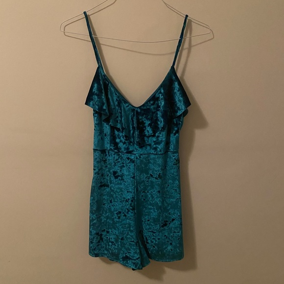 Turquoise velvet mini romper - Picture 2 of 3